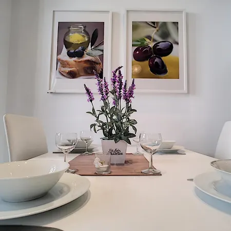 Nestor&jeeves - Provence Terrasse - - By Sea - South Terrace Appartement *